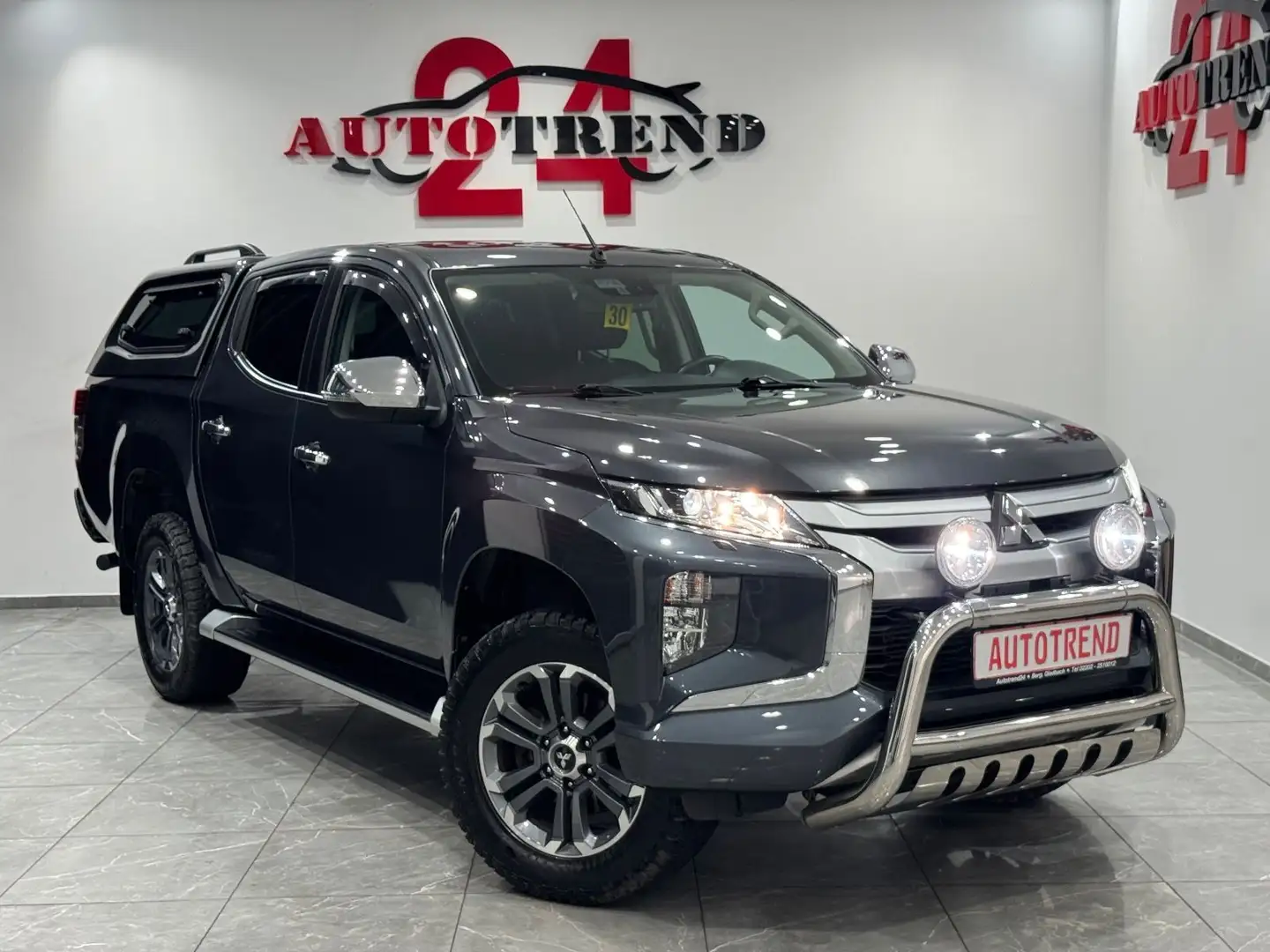 Mitsubishi L200 Plus Doppelkabine 4WD HARDTOP AUTOMATIK+AHK Grau - 2
