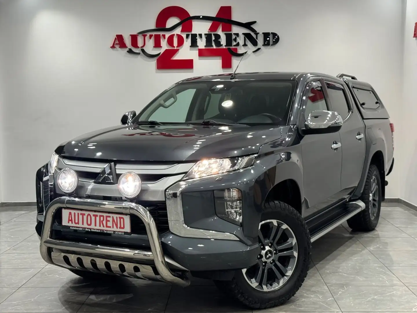 Mitsubishi L200 Plus Doppelkabine 4WD HARDTOP AUTOMATIK+AHK Grau - 1