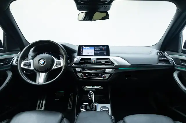 BMW X3 view 4