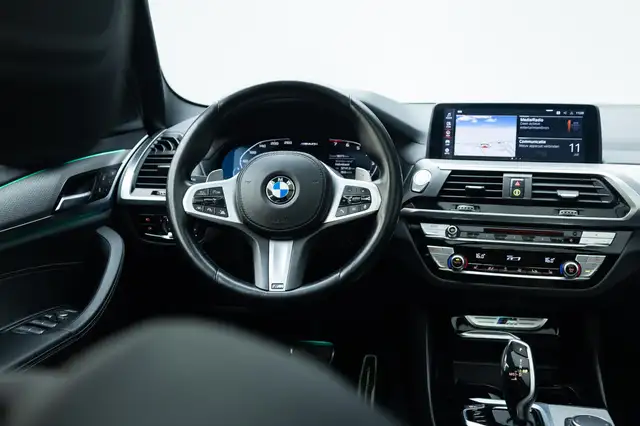 BMW X3 view 18