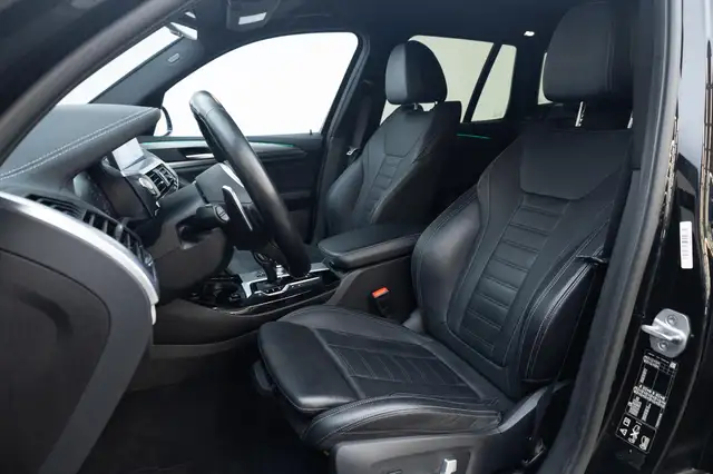 BMW X3 view 5