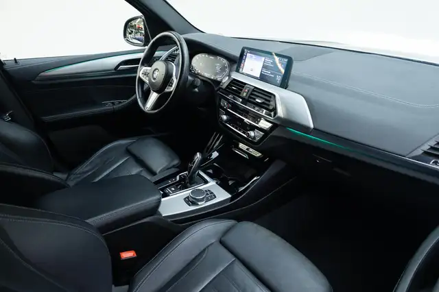 BMW X3 view 16