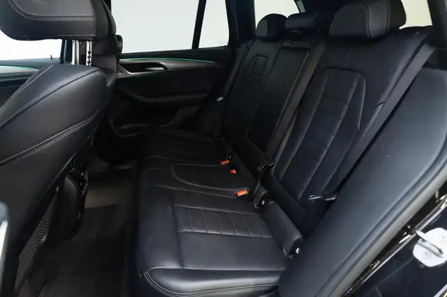 BMW X3 view 7