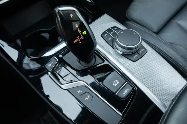 BMW X3 view 11