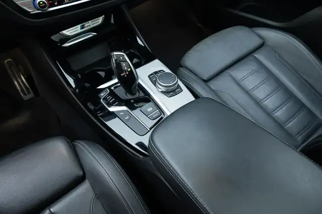 BMW X3 view 10