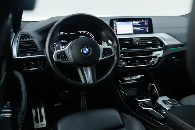 BMW X3 view 9