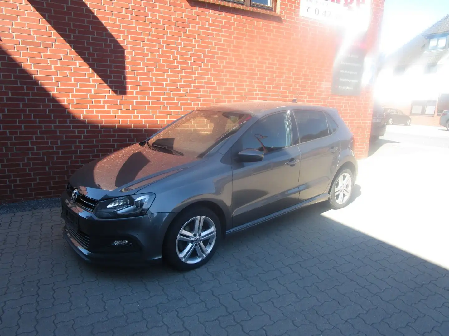 Volkswagen Polo V Highline Grau - 2