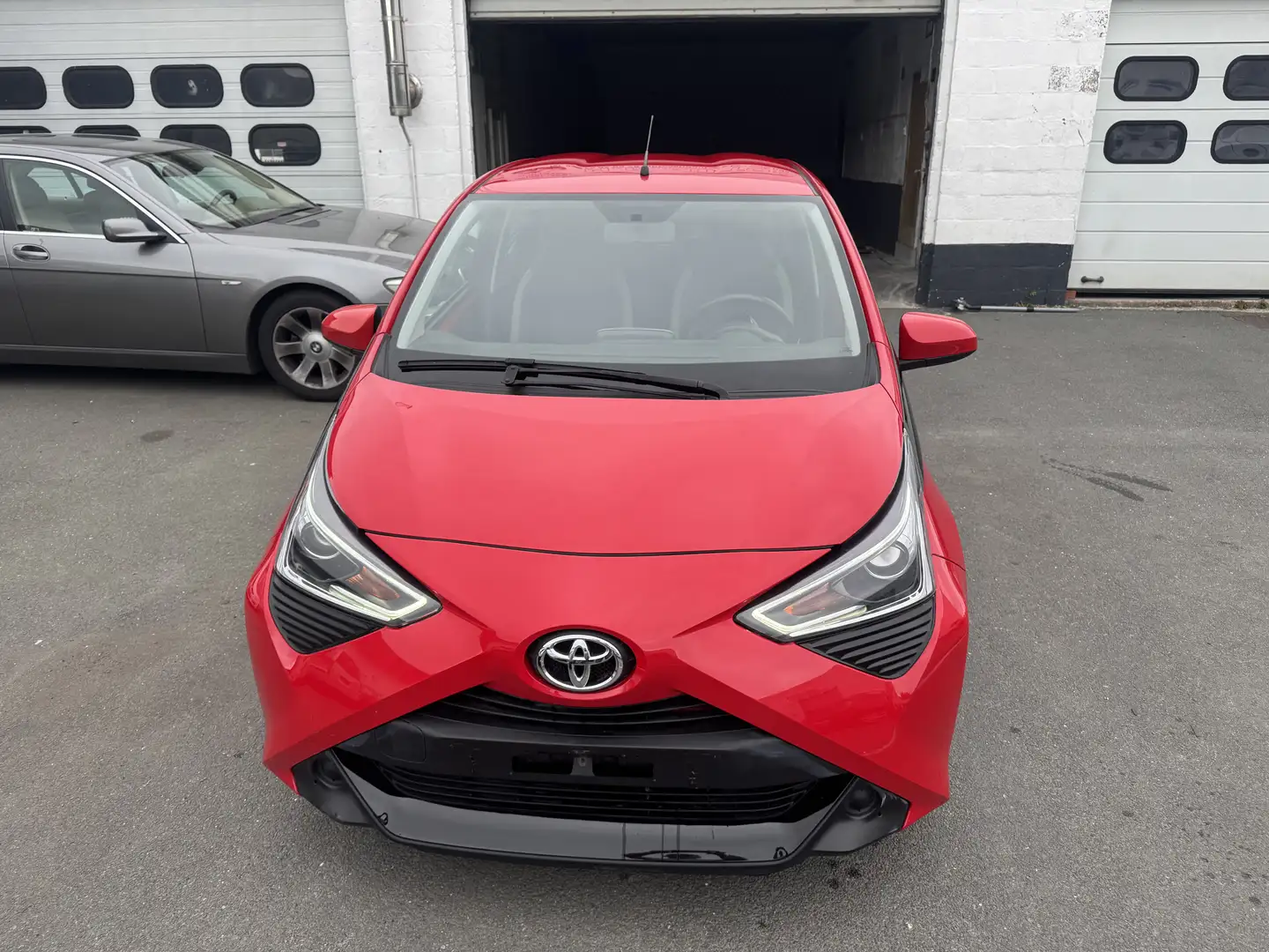Toyota Aygo 1.0i VVT-i x Rouge - 1