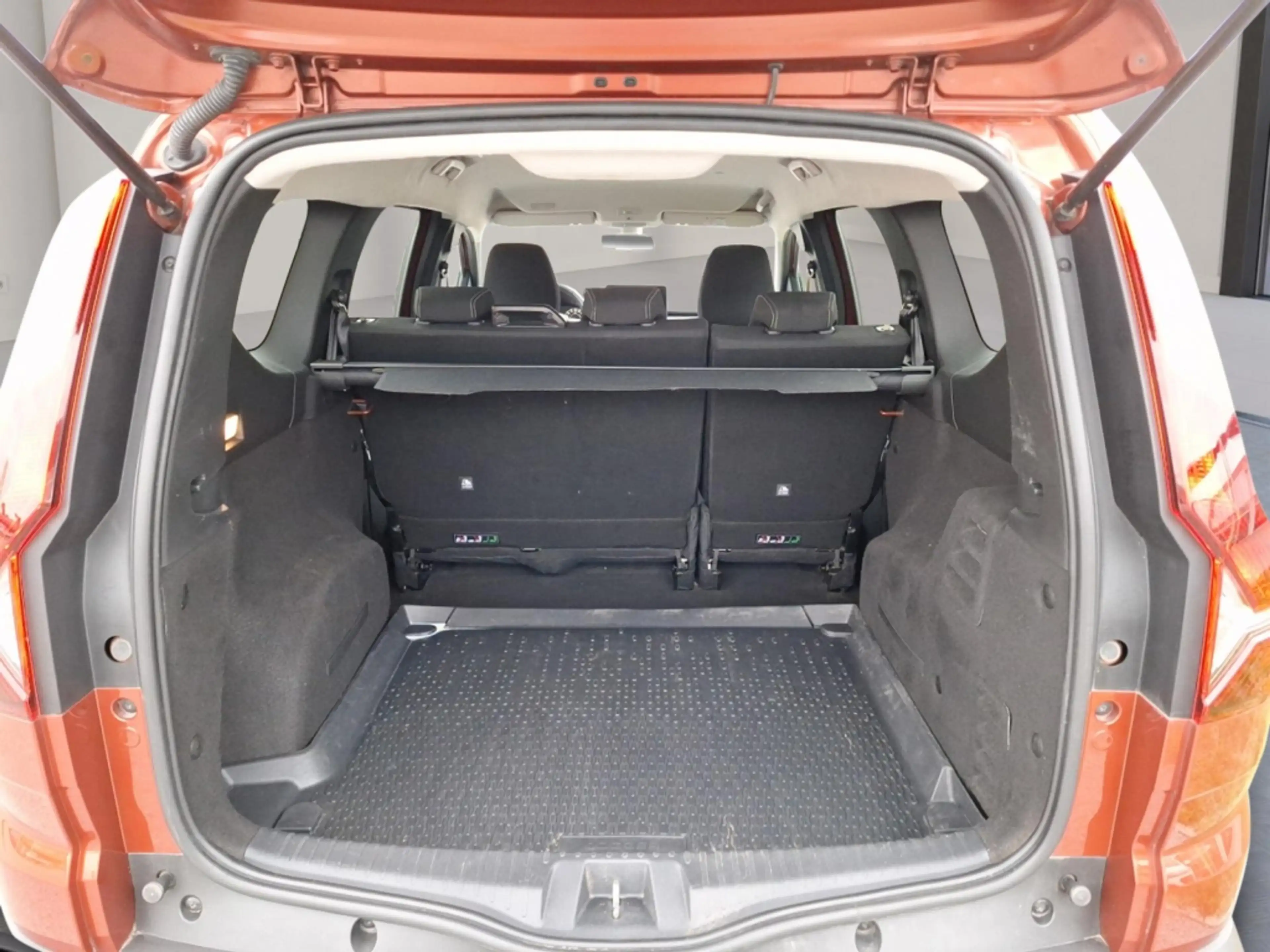 Dacia Jogger Extreme TCe 110 5-sitzig — photo 11