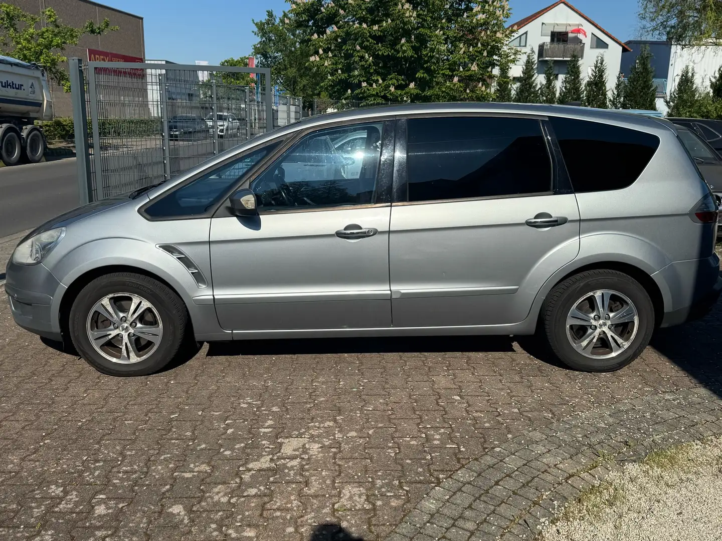 Ford S-Max Titanium 7 Sitzer Plateado - 2