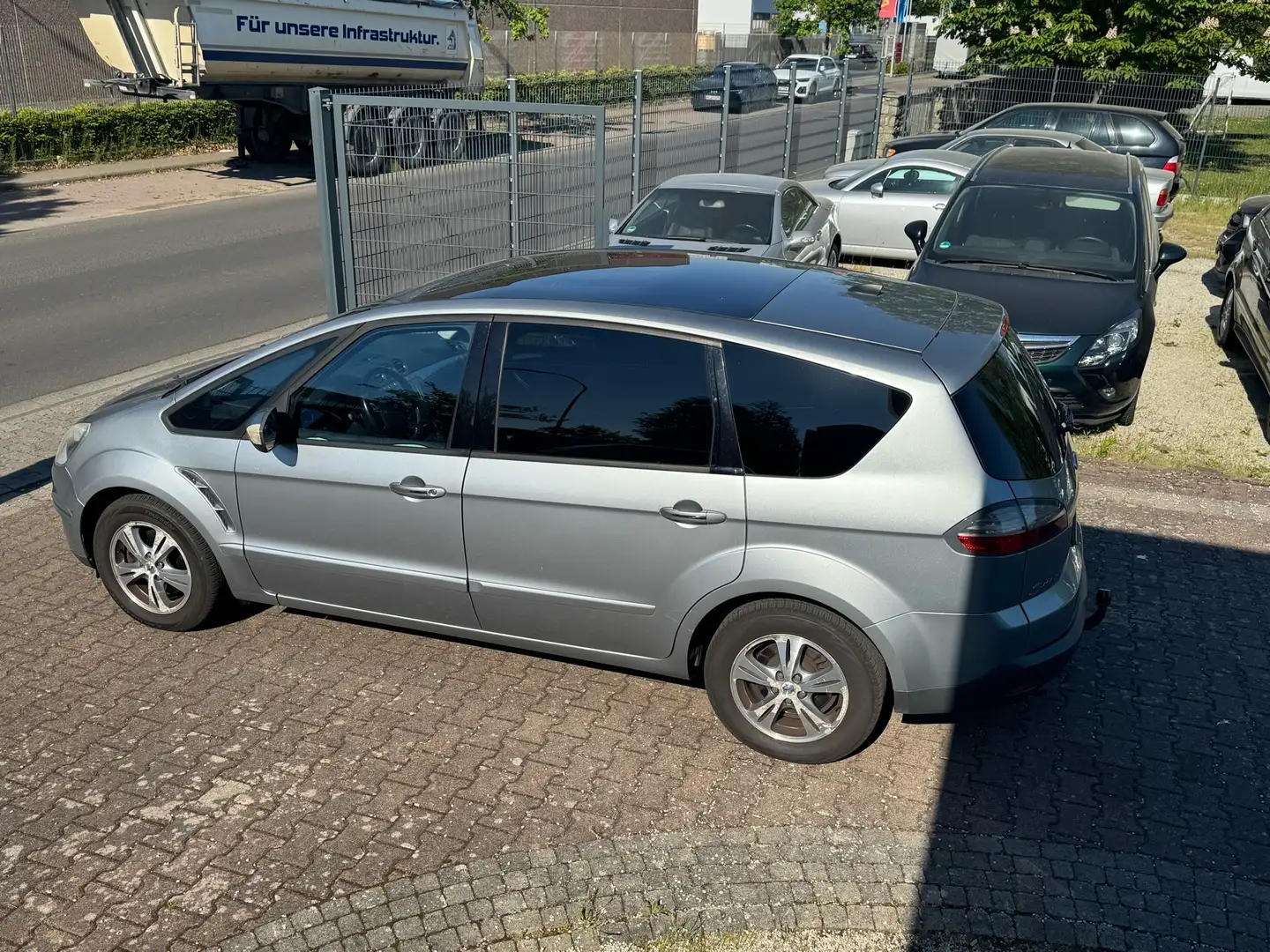Ford S-Max Titanium 7 Sitzer Plateado - 1