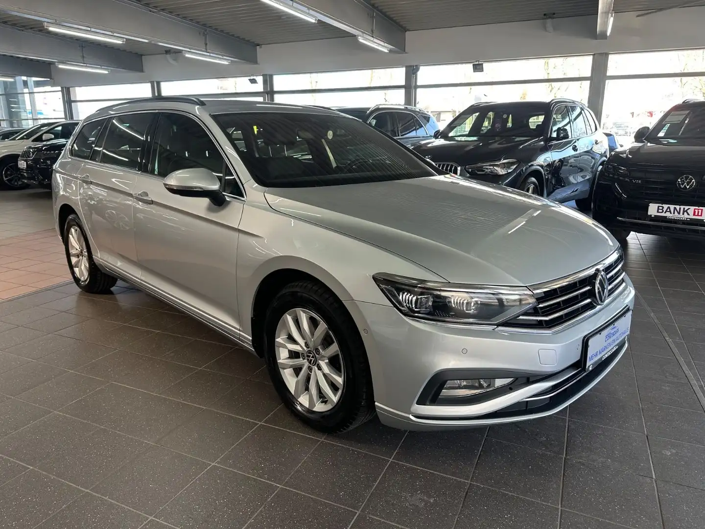 Volkswagen Passat Var. 2.0 TDI Business AHK+IQ+LEDER+AMB Argent - 2