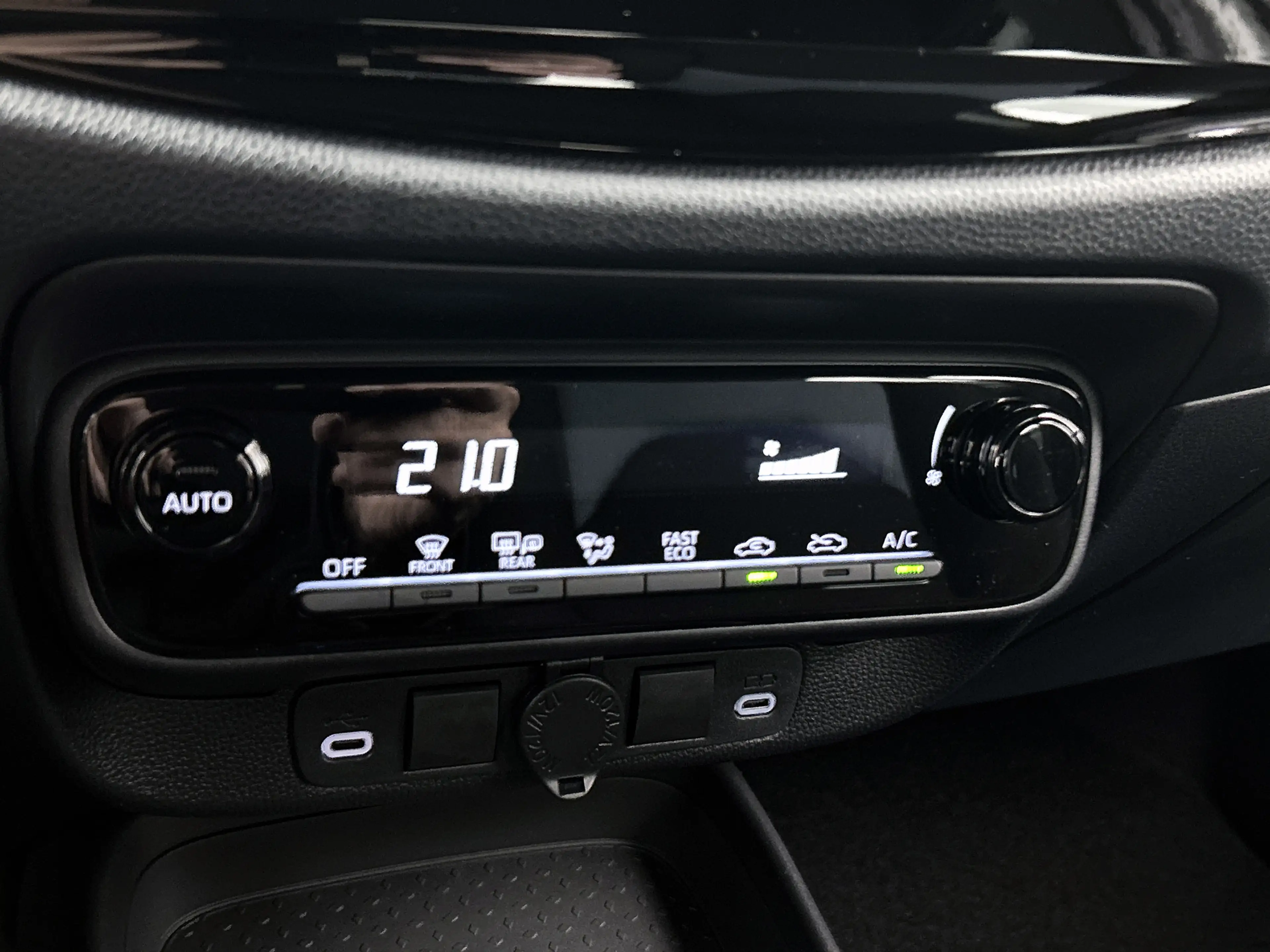 Toyota Aygo X Hybrid 115 play | Carplay | Camera | Adaptive Crui — photo 10