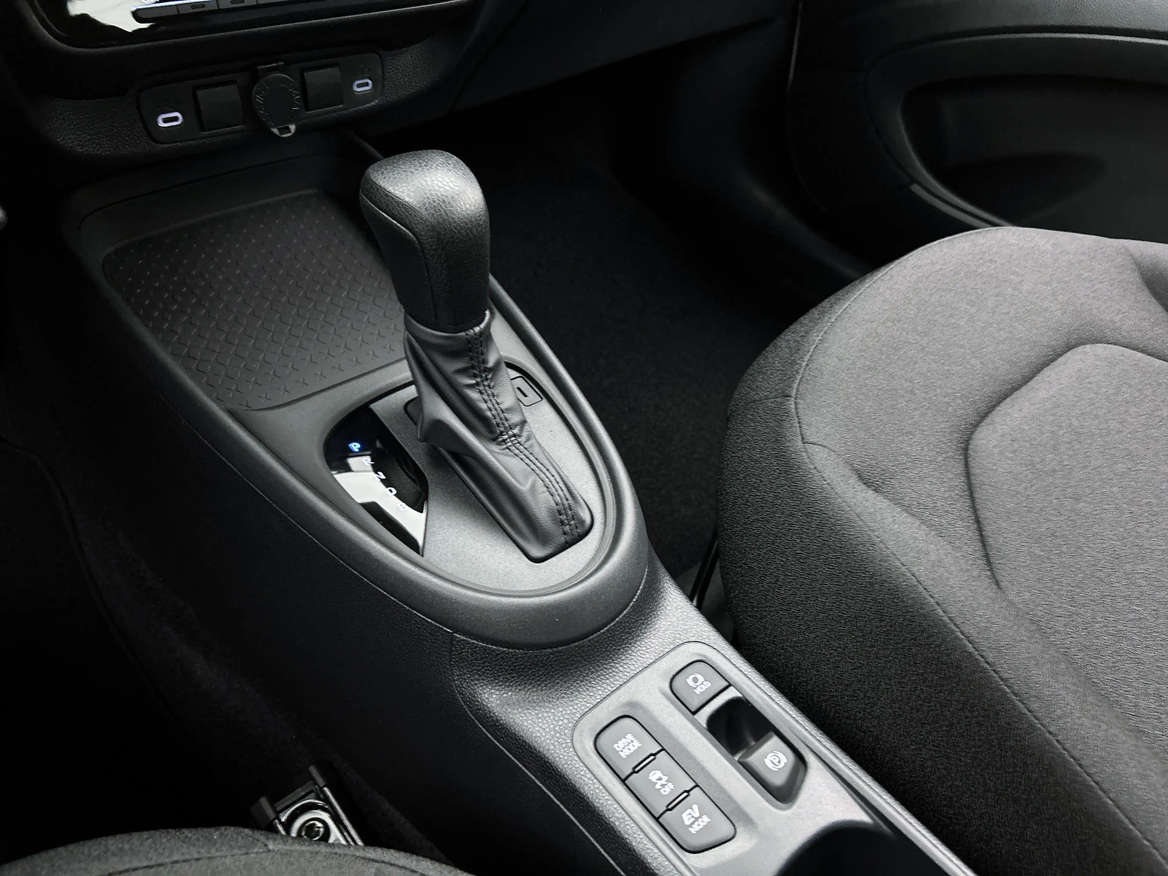 Toyota Aygo X Hybrid 115 play | Carplay | Camera | Adaptive Crui — photo 11