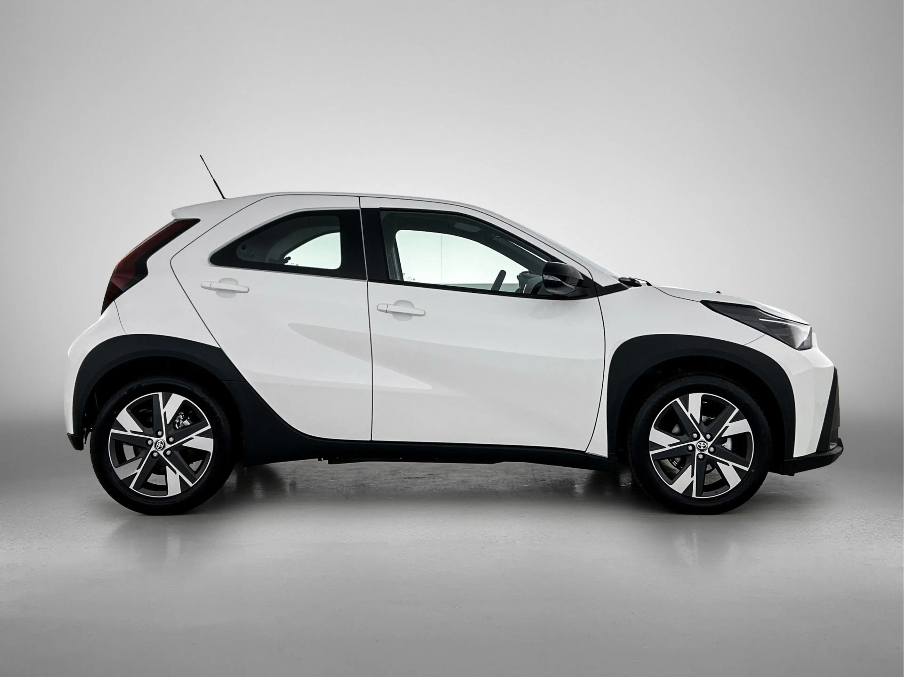 Toyota Aygo X Hybrid 115 play | Carplay | Camera | Adaptive Crui — photo 12