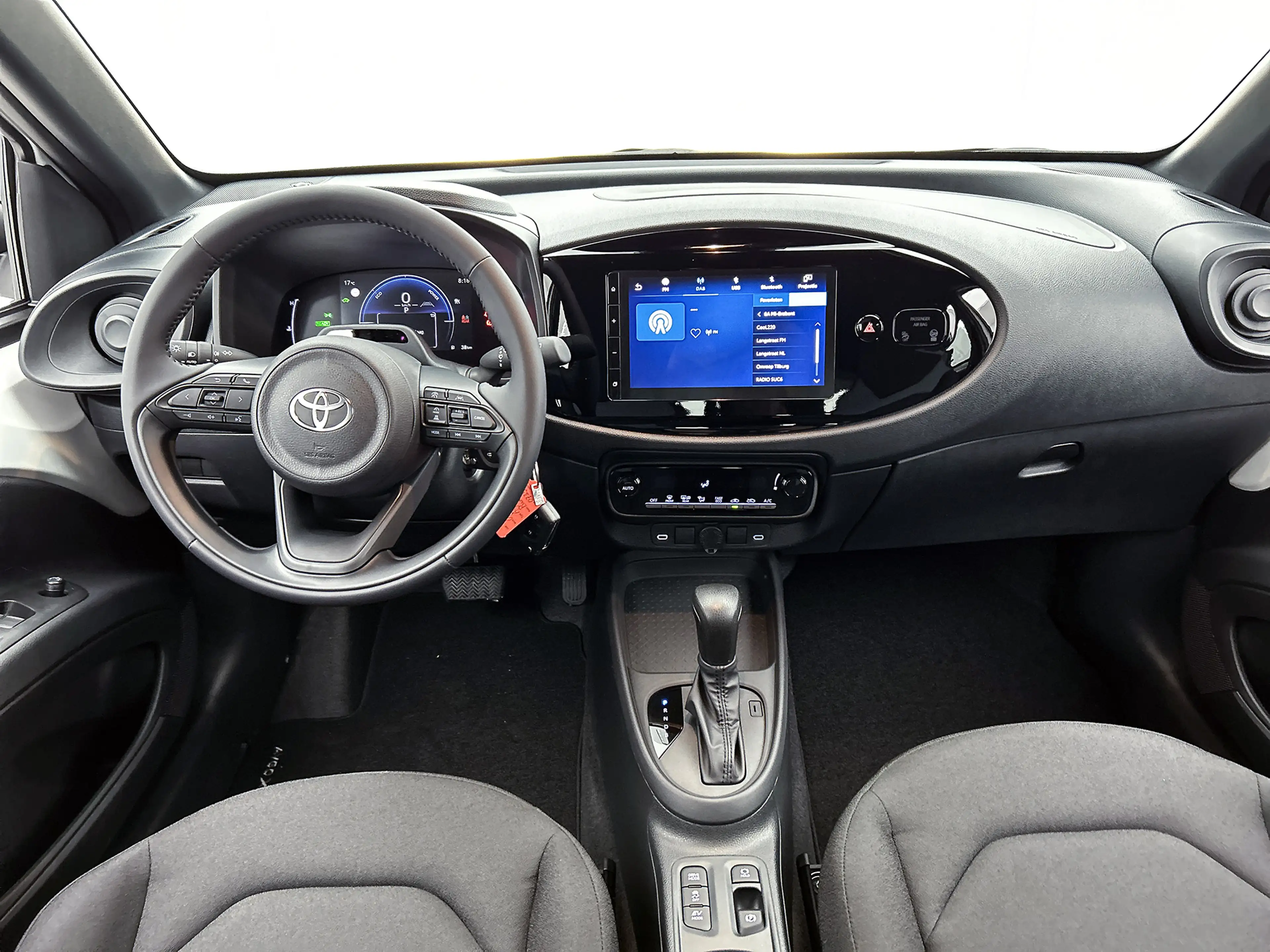 Toyota Aygo X Hybrid 115 play | Carplay | Camera | Adaptive Crui — photo 4