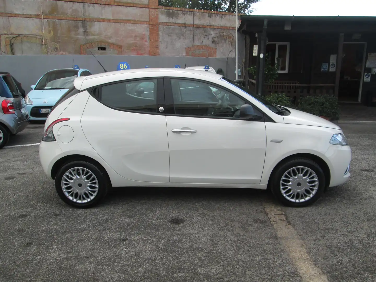 Lancia Ypsilon Ypsilon 1.2 Gold ecochic Gpl 69cv my16 Bianco - 2