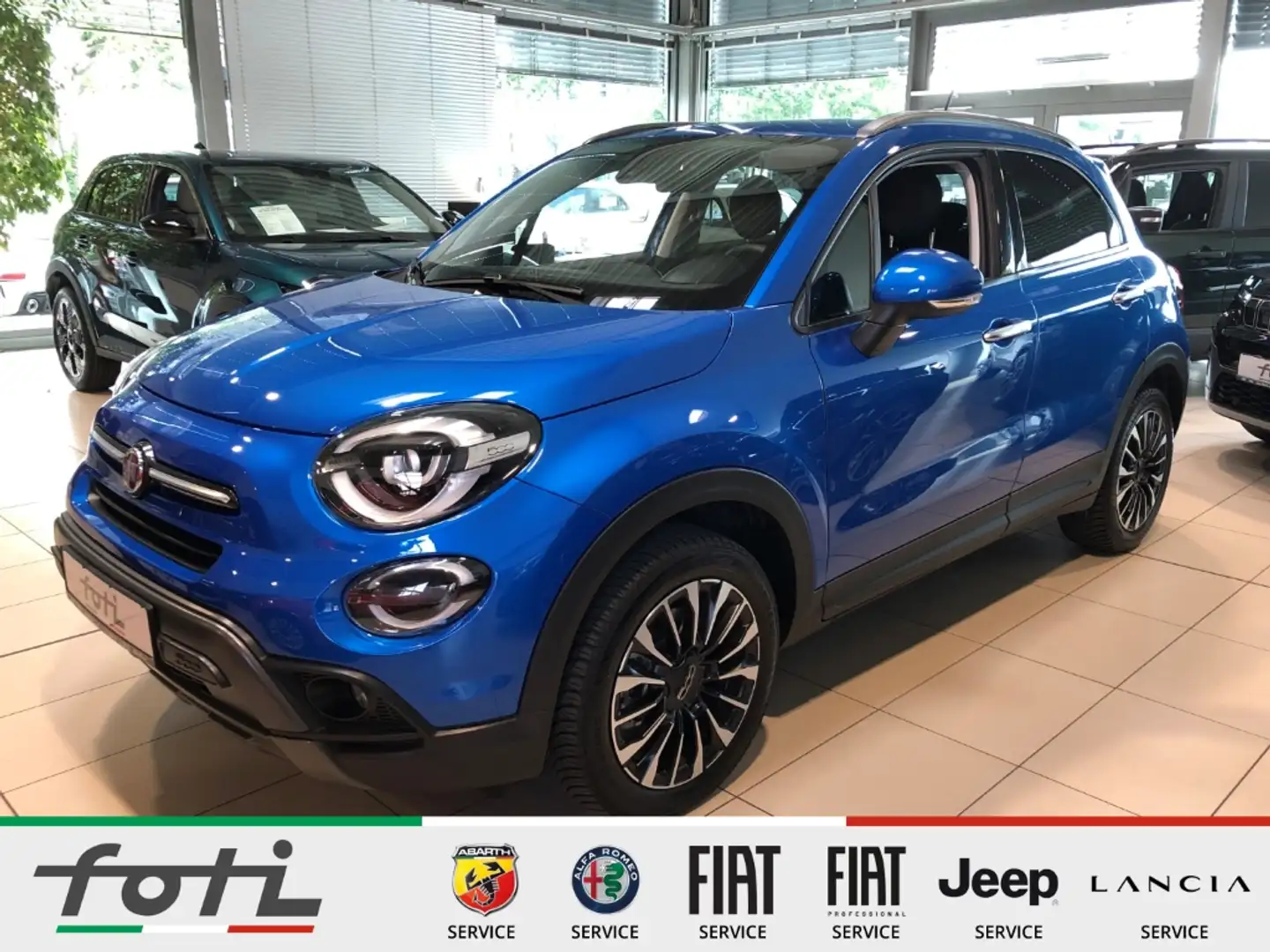 Fiat 500X Cross 1.3 GSE 150PS Automatik Navi AHK Blauw - 2