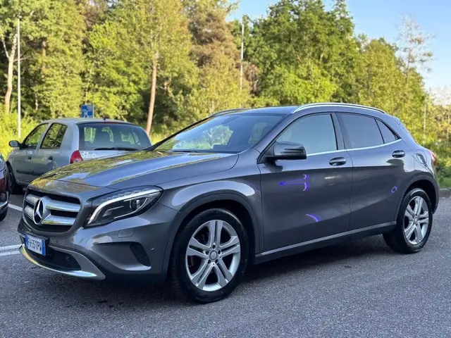 Mercedes-Benz GLA 200 GLA 200 d Automatic Executive