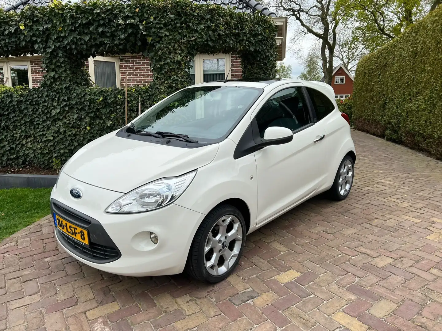 Ford Ka/Ka+ 1.2 Titanium X Wit - 1