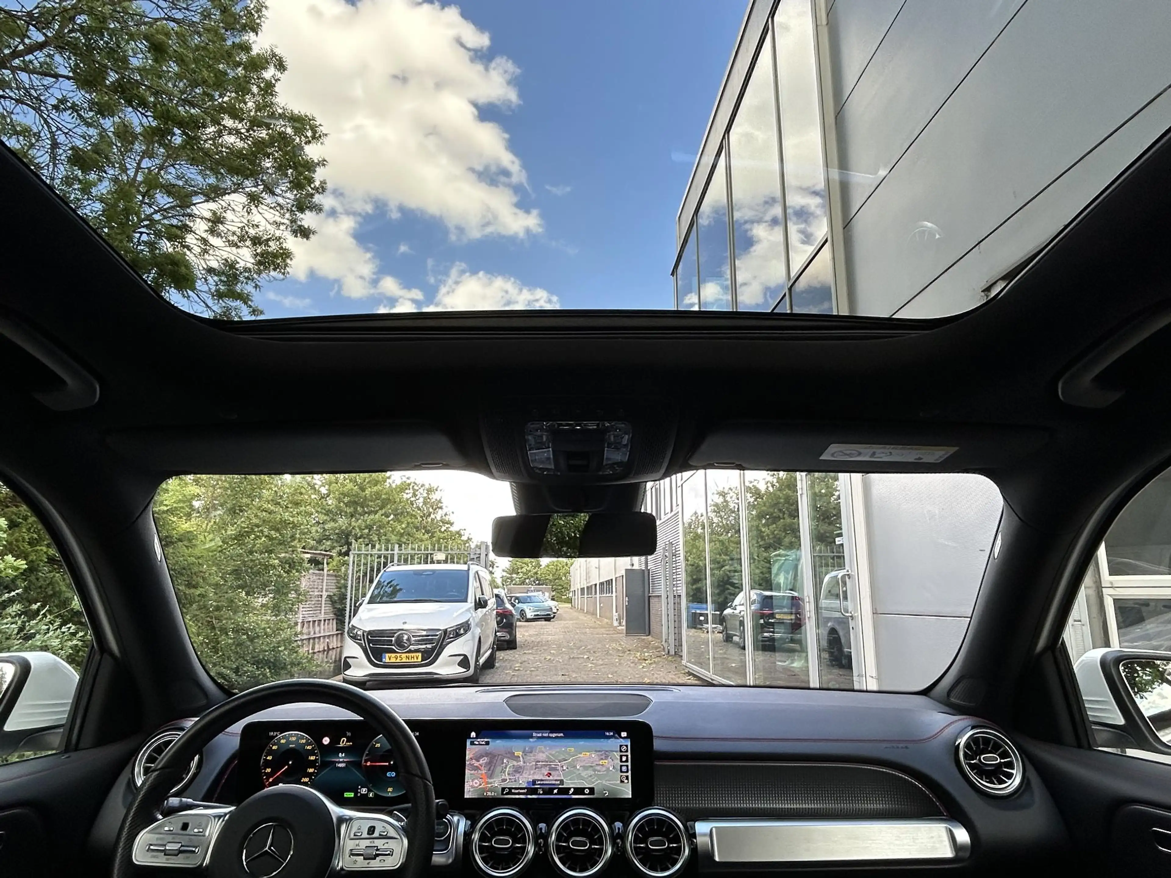 Mercedes-Benz EQB 300 4MATIC AMG Line | Panoramadak | | Cruise Control | — photo 8
