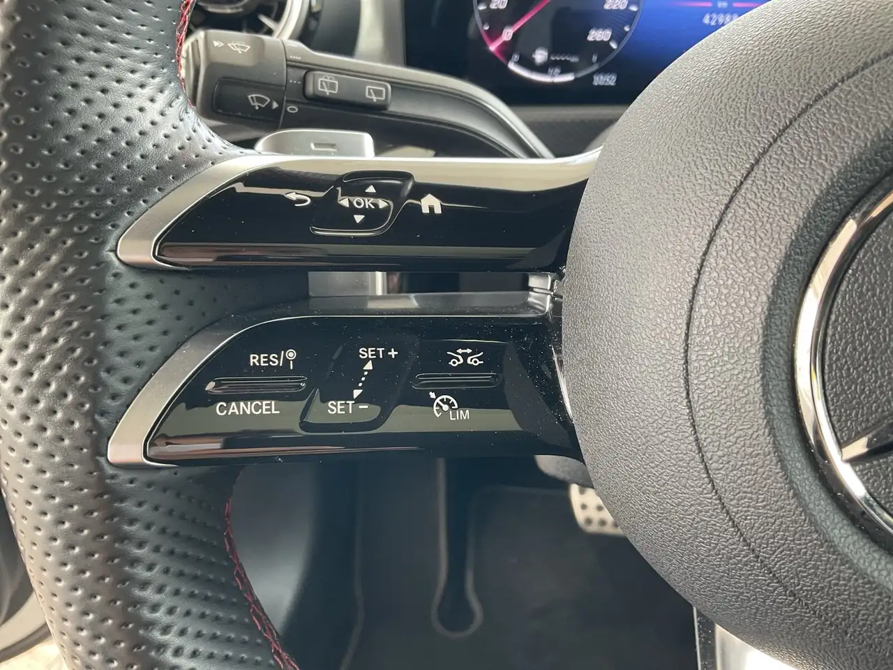Mercedes-Benz A-Class A 180 AMG Line/Pano.-Dach/Distronic/Kamera/Navi BC, миниатюра 14