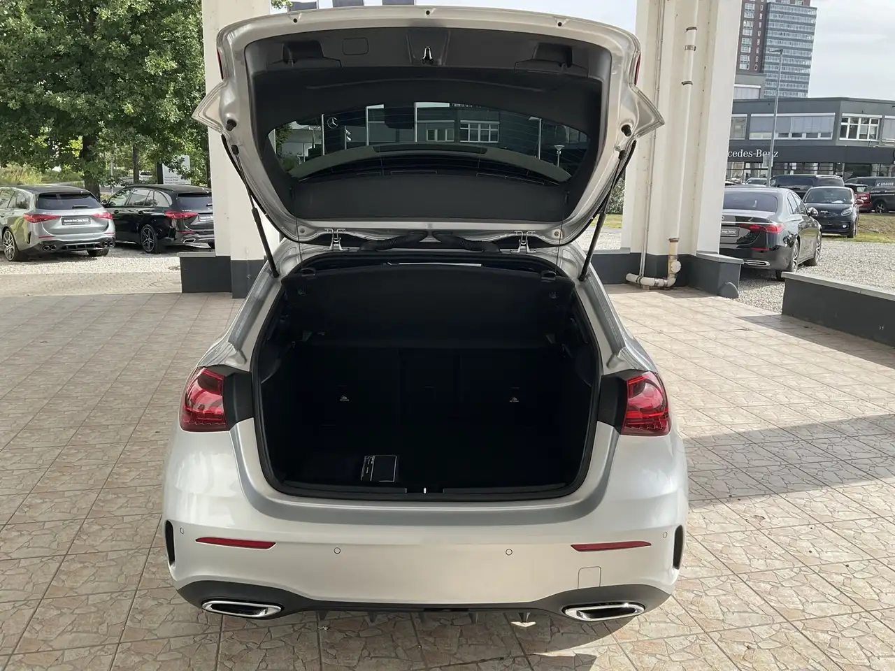 Mercedes-Benz A-Class A 180 AMG Line/Pano.-Dach/Distronic/Kamera/Navi BC, миниатюра 21