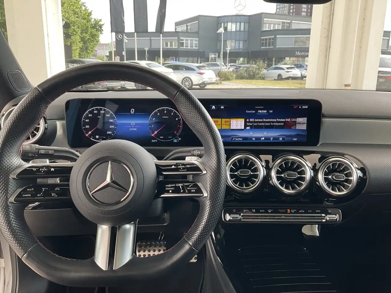 Mercedes-Benz A-Class A 180 AMG Line/Pano.-Dach/Distronic/Kamera/Navi BC, миниатюра 10