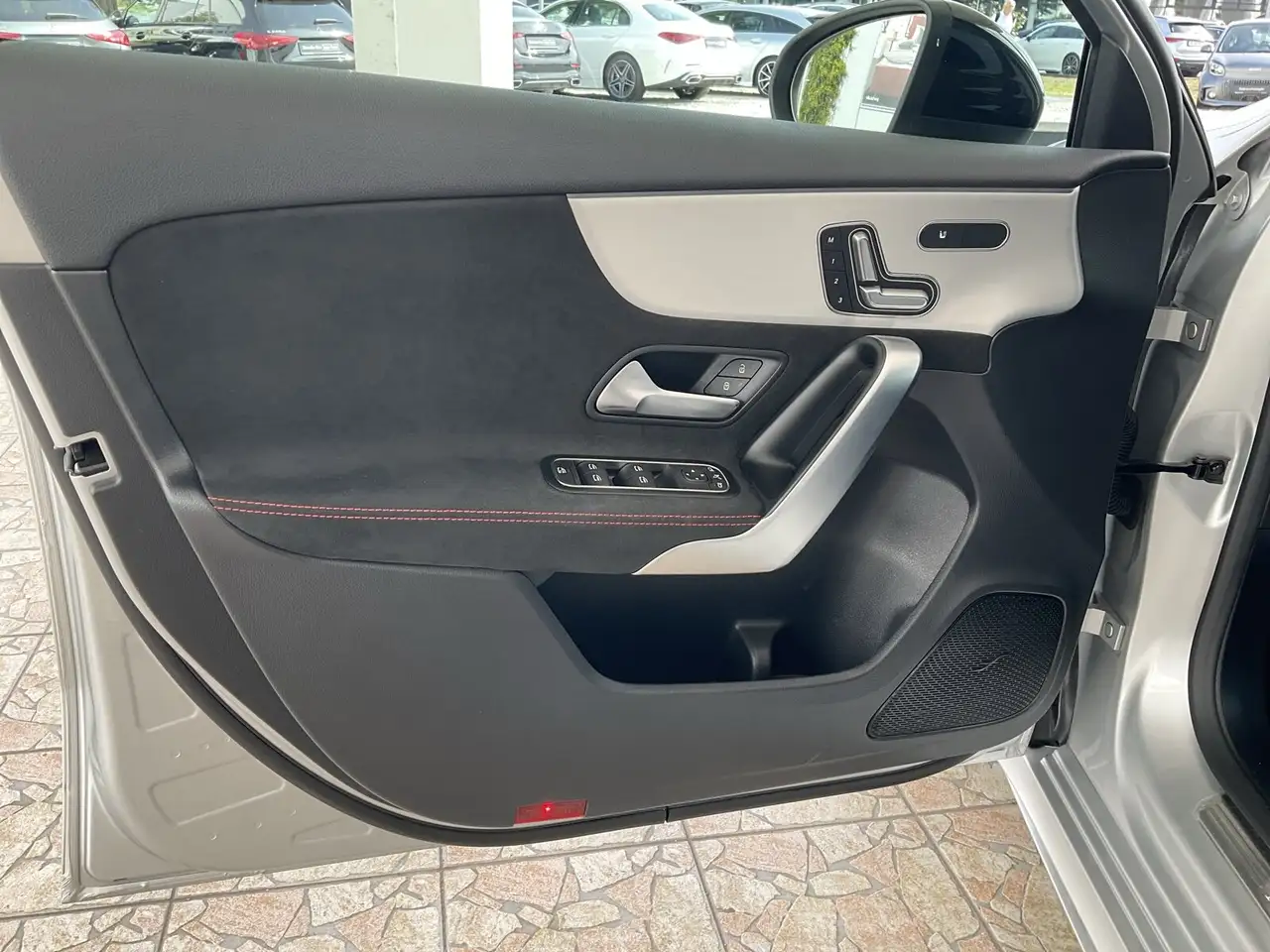 Mercedes-Benz A-Class A 180 AMG Line/Pano.-Dach/Distronic/Kamera/Navi BC, миниатюра 25