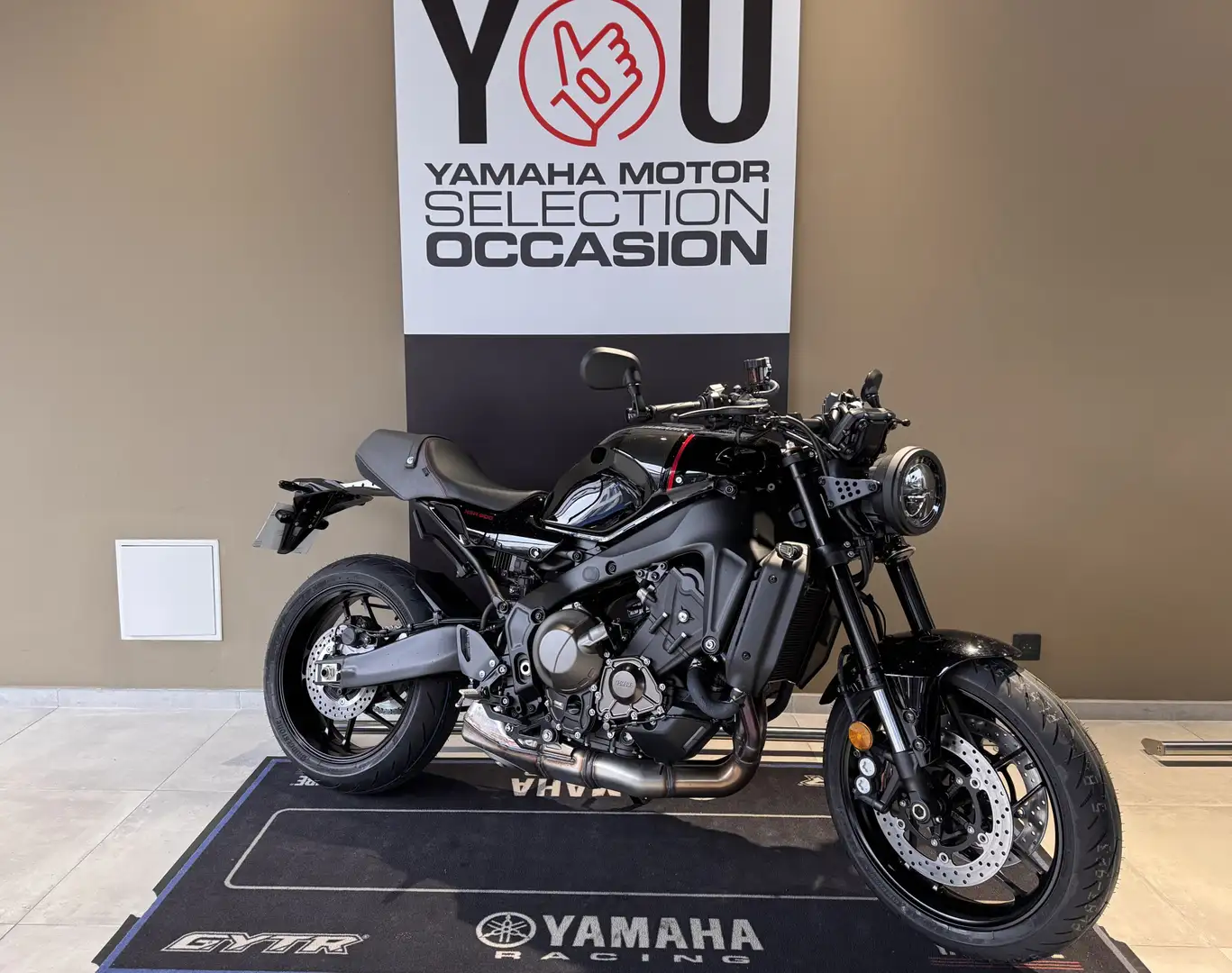 Yamaha XSR 900 Noir - 1