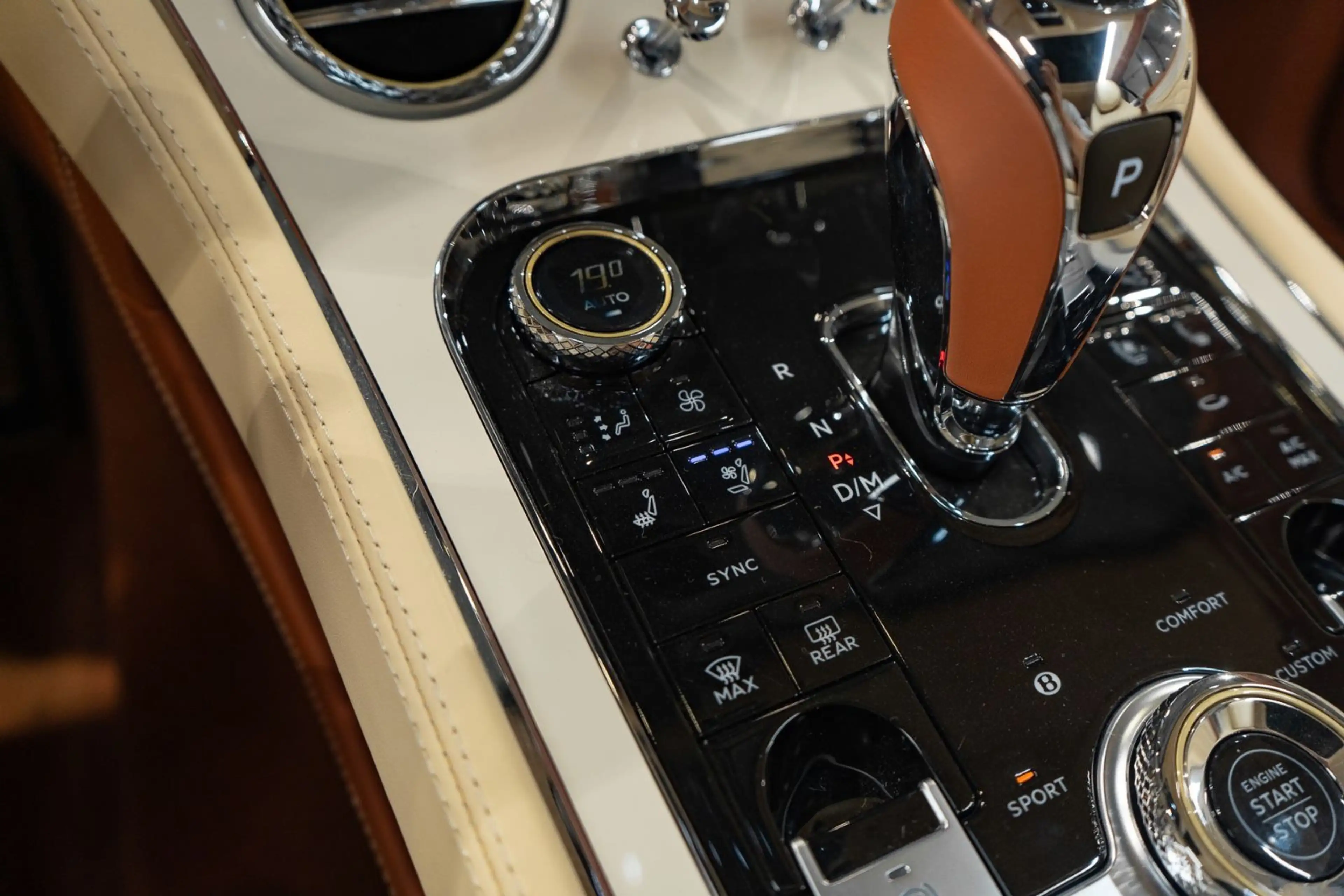 Bentley Continental GT Azure°B&O°NIGHT°MASS°360°ACC°PANO — photo 8