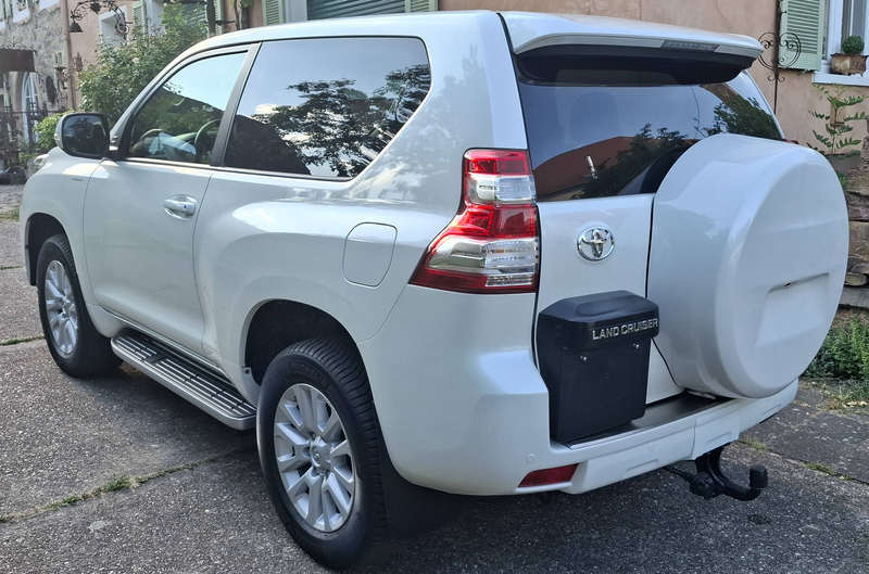 Toyota Land Cruiser 2.8 D-4D EXECUTIVE AUTOMATIK NAVI LEDER AHK 1.HAND! *TRAUMHAFT!* — photo 4