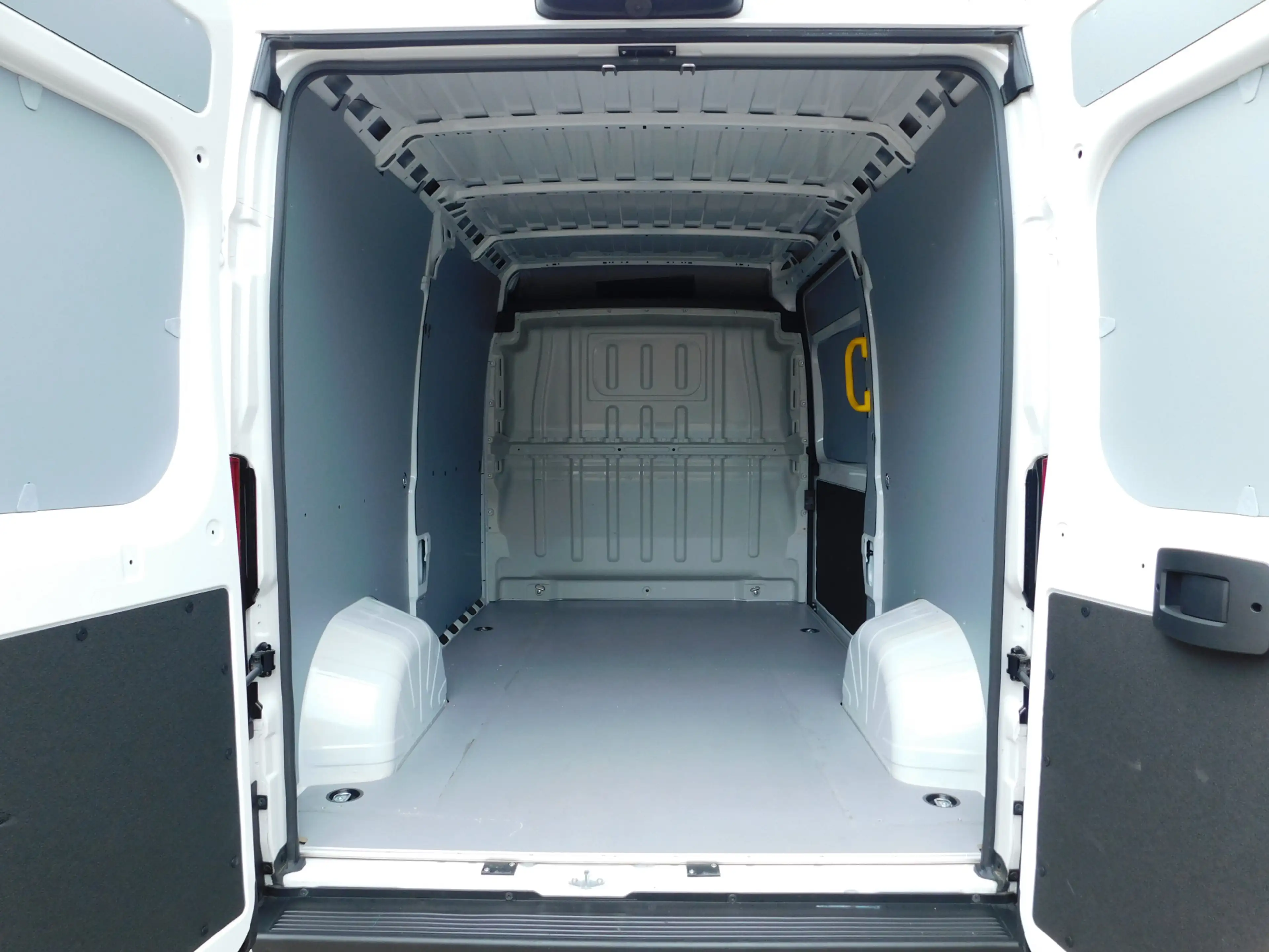Toyota Proace Max 2.2 D-4D L2H2 3.5t 140PK — photo 7