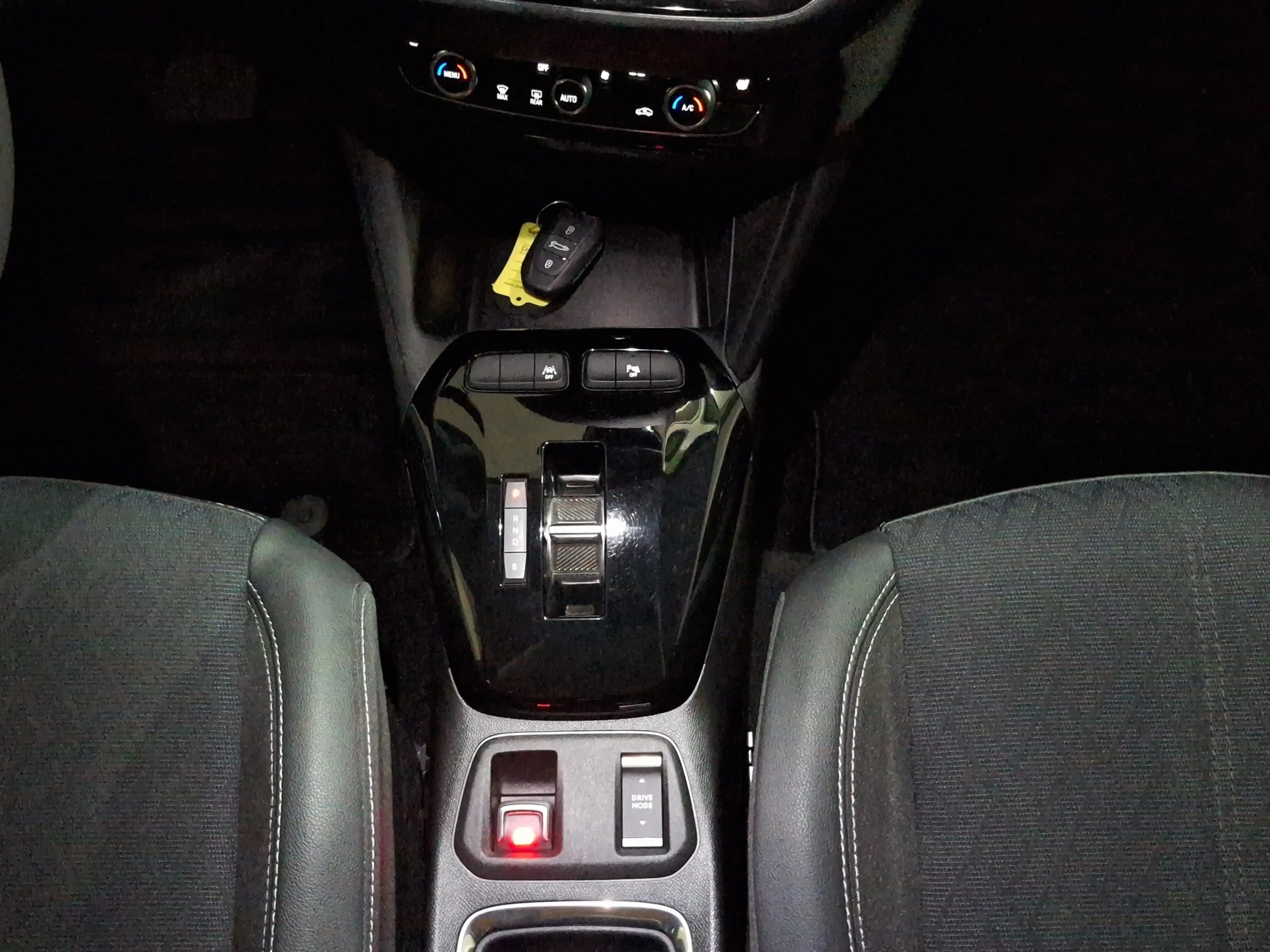 Opel Corsa-e Corsa F e Elegance SHZ+Standh.+Fernlichtass.+LM — photo 14