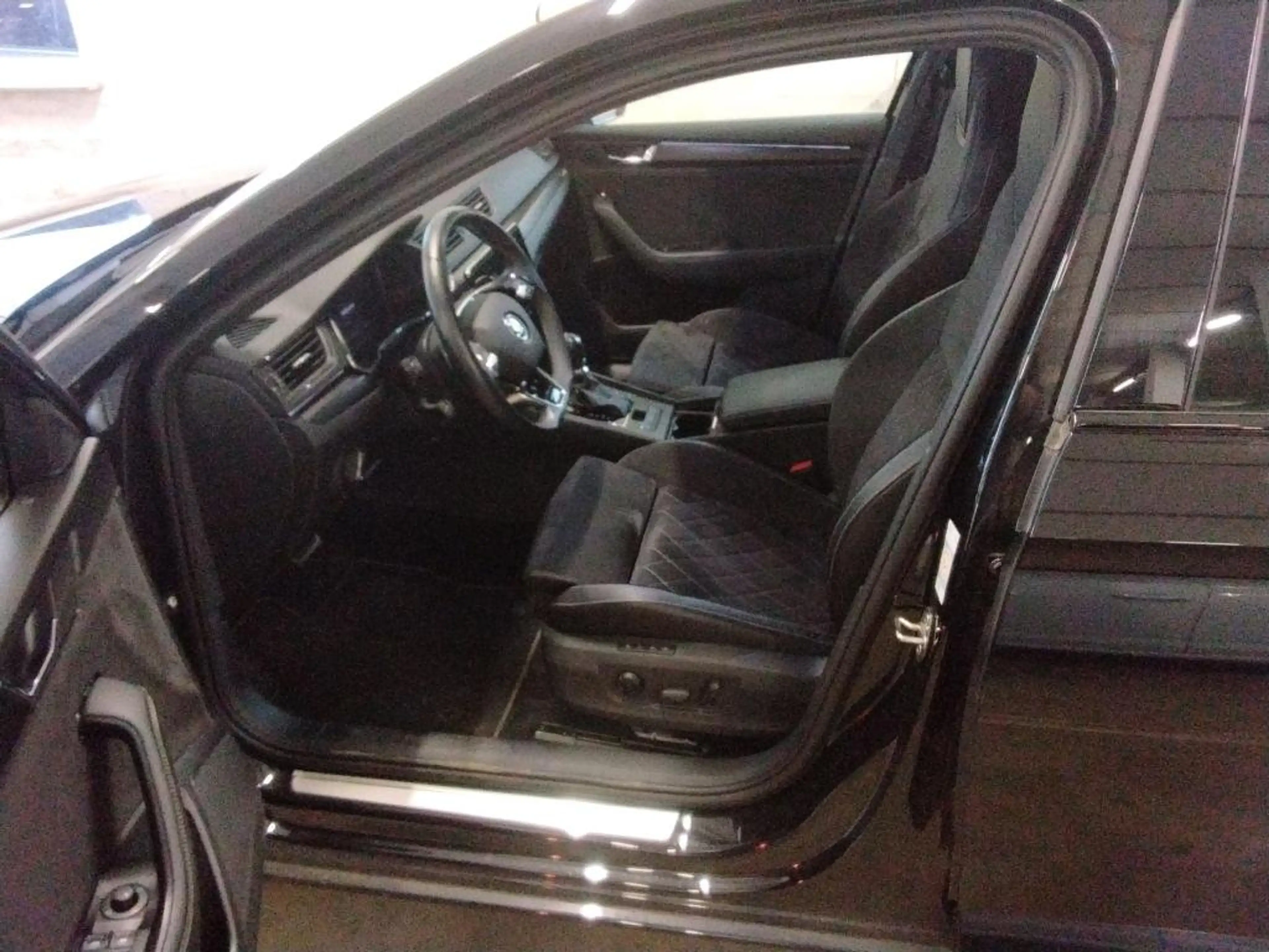 Skoda Superb Combi 1.4 TSI Sportline iV/AHK/KAMERA/ACC — photo 5
