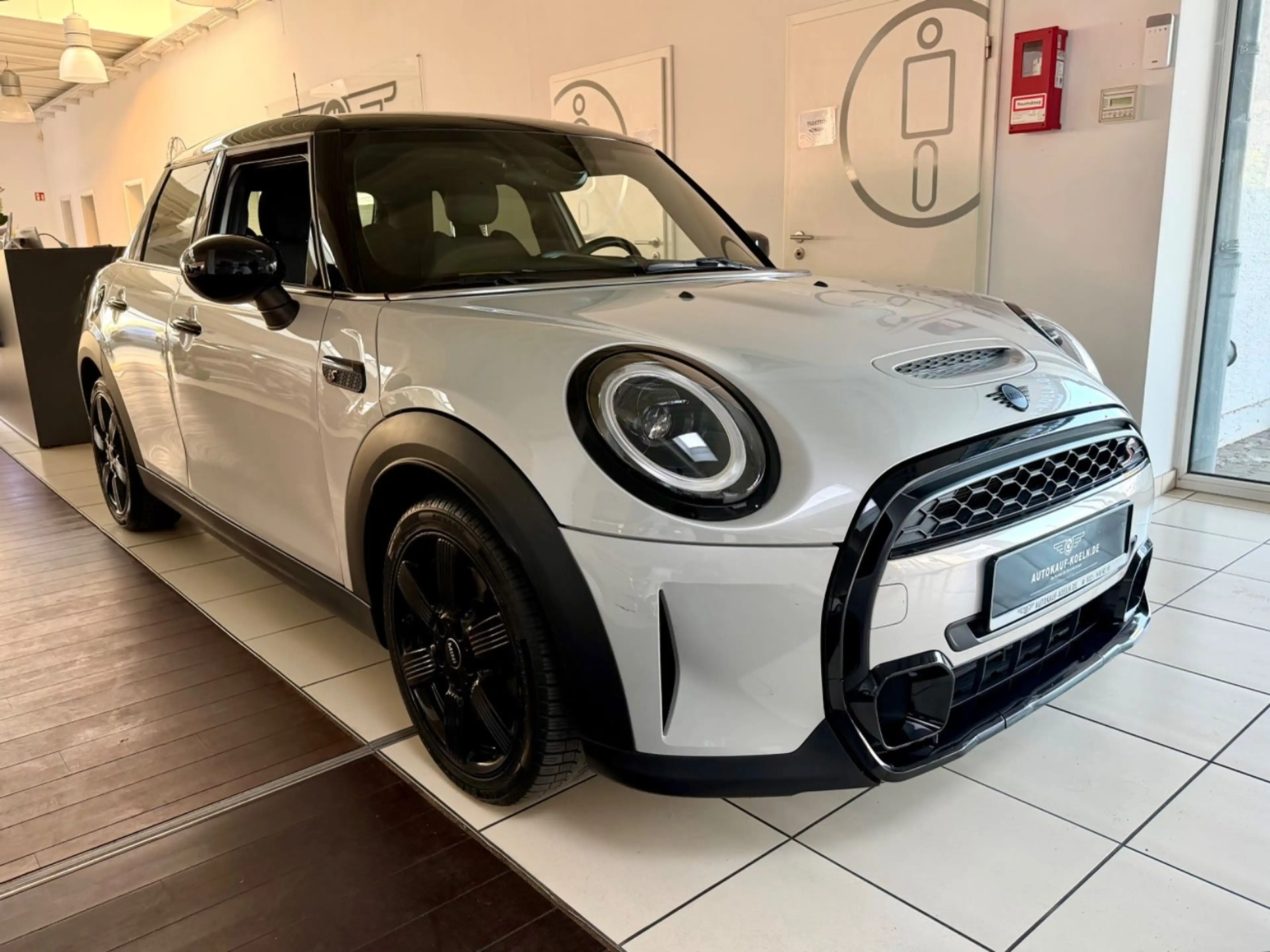 MINI Cooper S Mini Classic Trim/Automatik/Klima/1.Han — photo 4