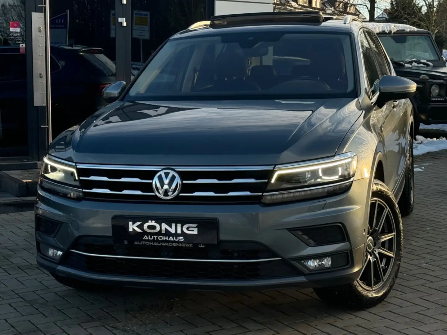 Volkswagen Tiguan Allspace Highline 4Motion*AHK*PANO*DSG* Gris - 2