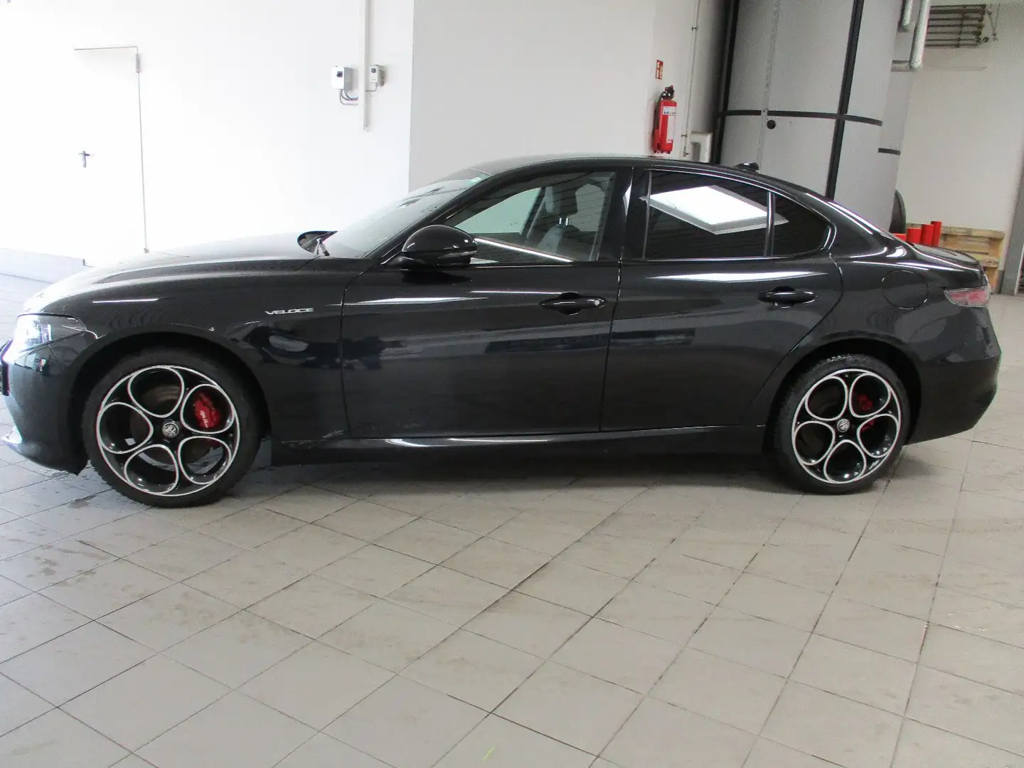 Alfa Romeo Giulia Sprint Q4 VELOCE ALLRAD AT SHZ leder Noir - 2