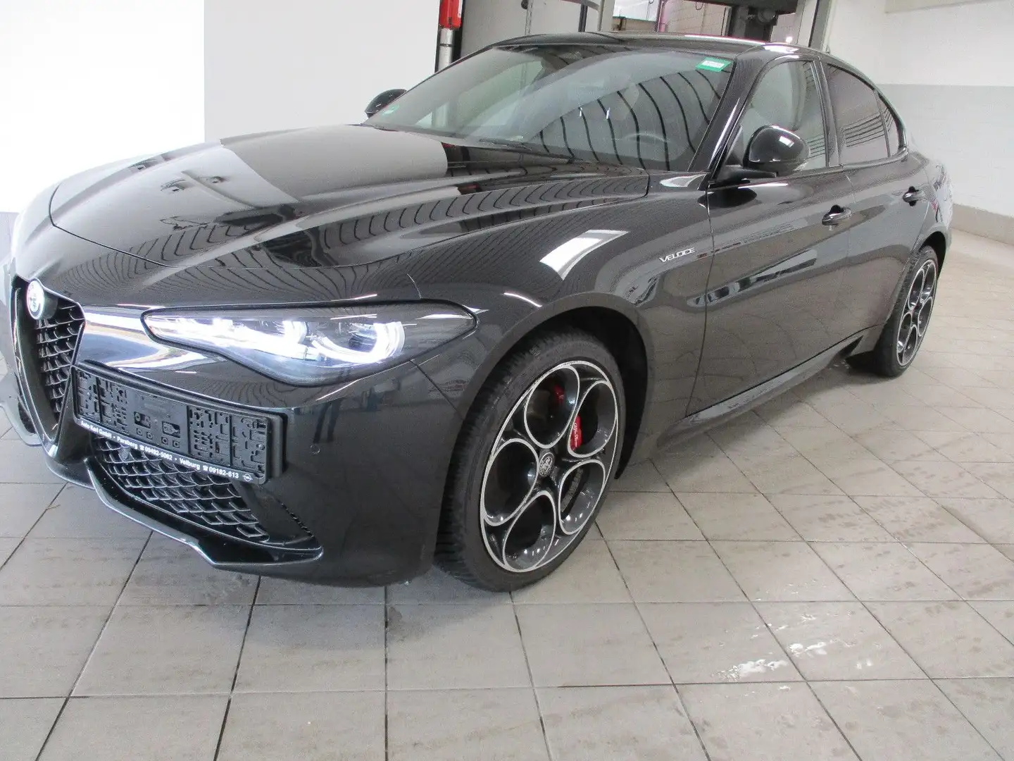 Alfa Romeo Giulia Sprint Q4 VELOCE ALLRAD AT SHZ leder Noir - 1