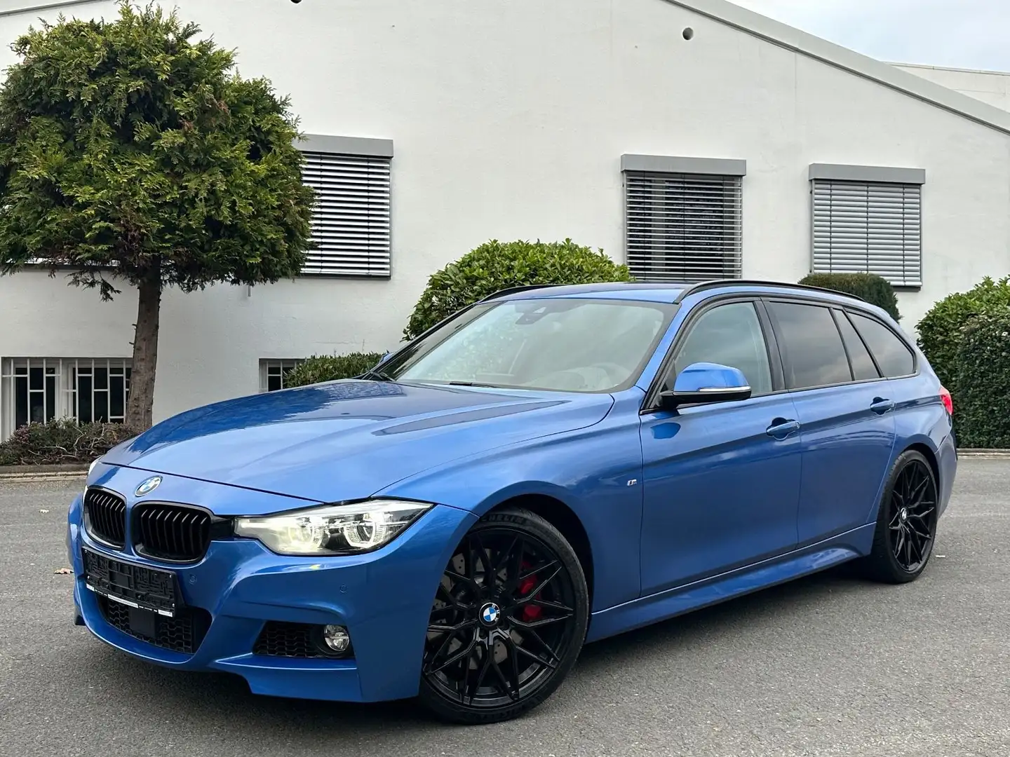 BMW 340 ix Touring*M-SPORTPAKET*SHADOW-LINE* Bleu - 1