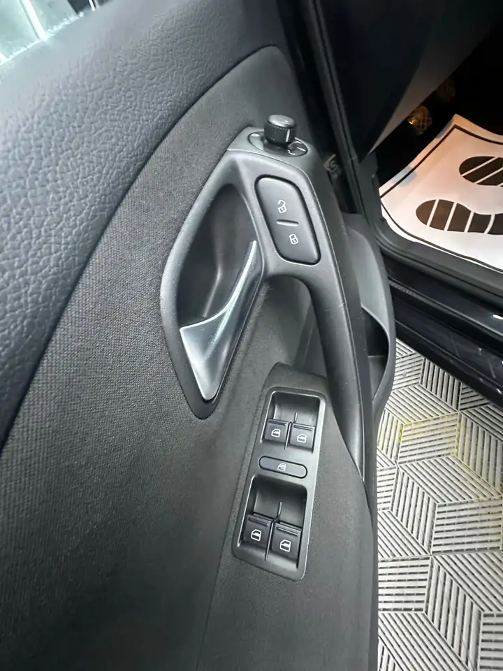 Volkswagen Polo Cross — photo 22