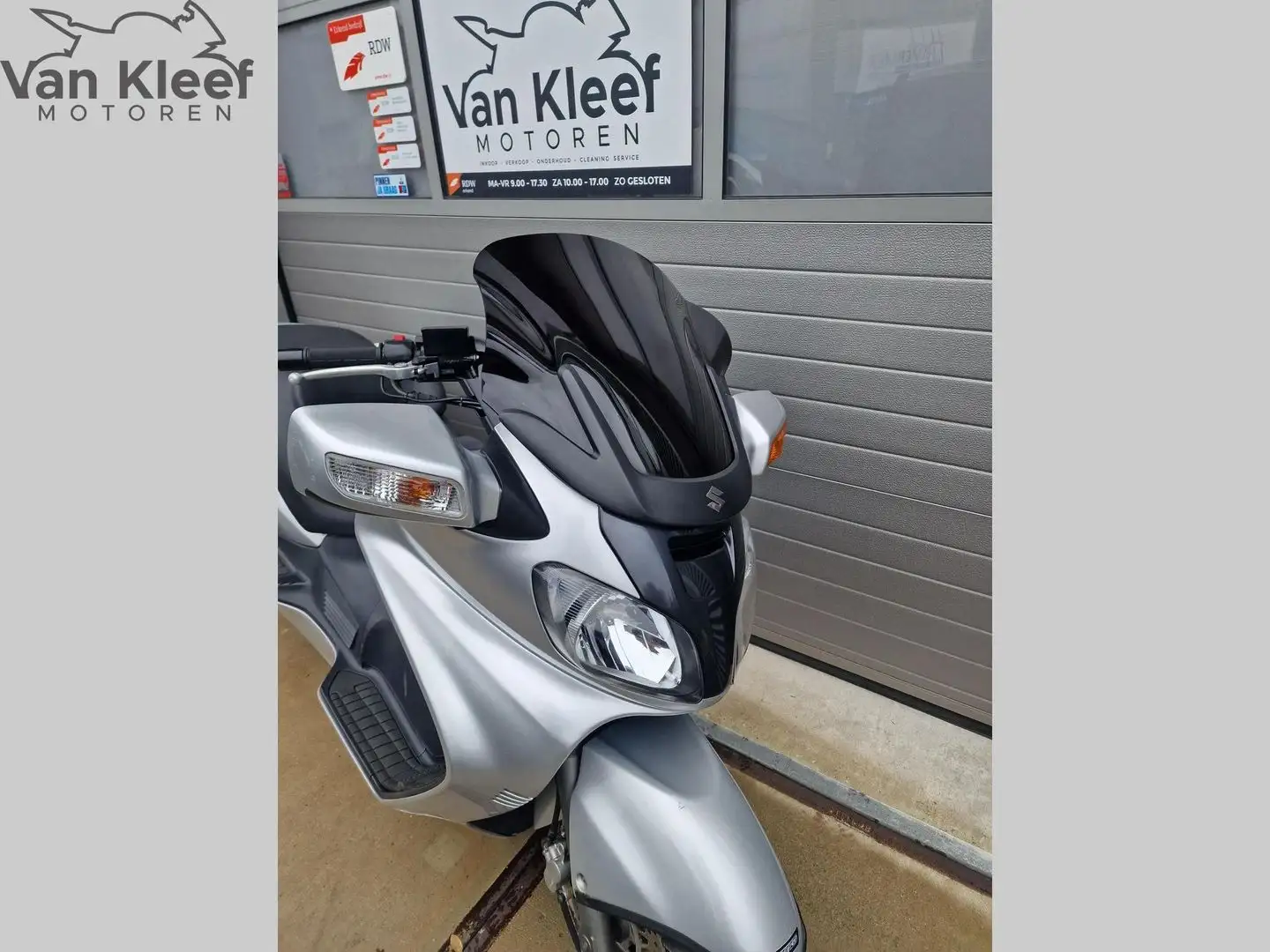 Suzuki Burgman 650 AN Gris - 2