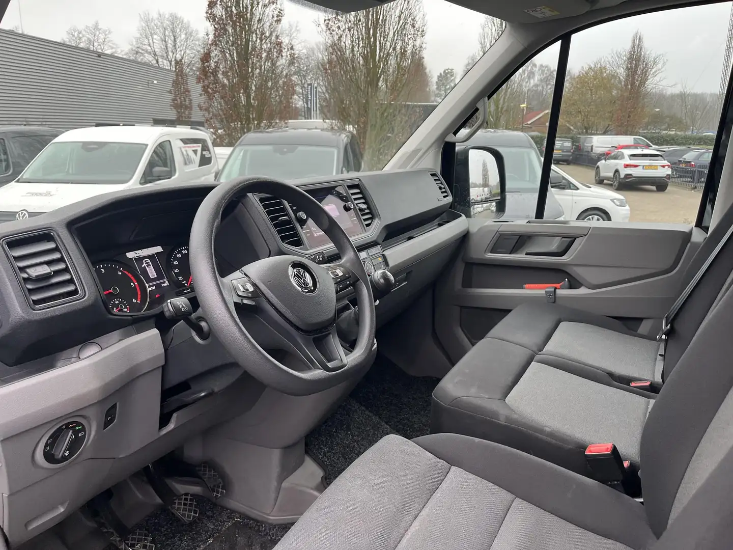 Volkswagen Crafter 2.0 TDI L3H3 Highline 140 PK | Airco | Navigatie | Noir - 2