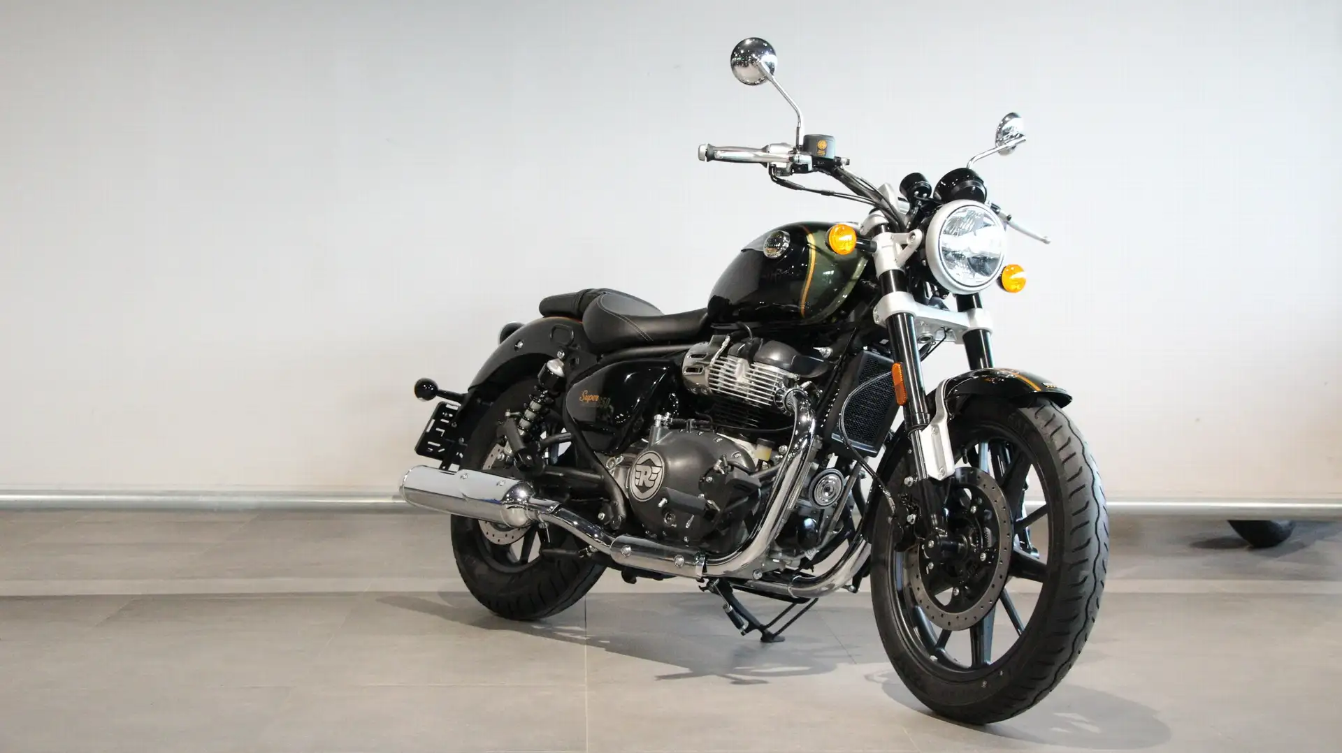 Royal Enfield Super Meteor 650 Czarny - 2