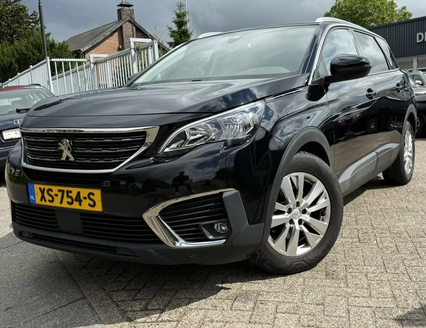 Peugeot 5008 1.2 PURE TECHT EXECUTIVE NAVI/CAMERA/CLIMATE/LMV/T Zwart - 1