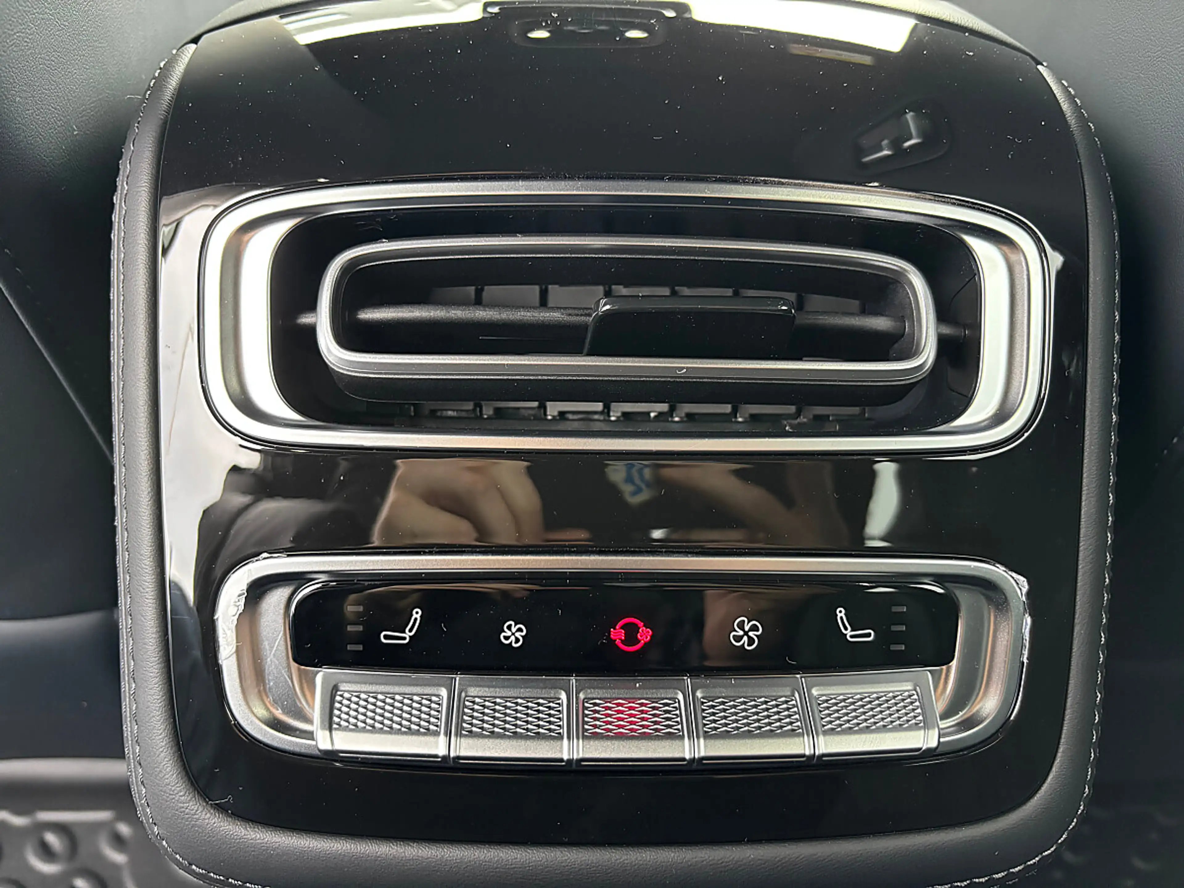 Omoda 9 PHEV 1.5TGDi Premium Line AWD — photo 15
