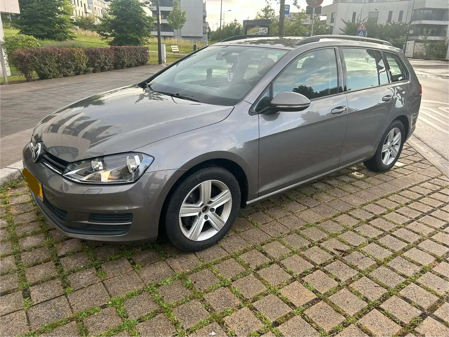 Volkswagen Golf Variant 1.6 TDI  DSG Comfortline - 1