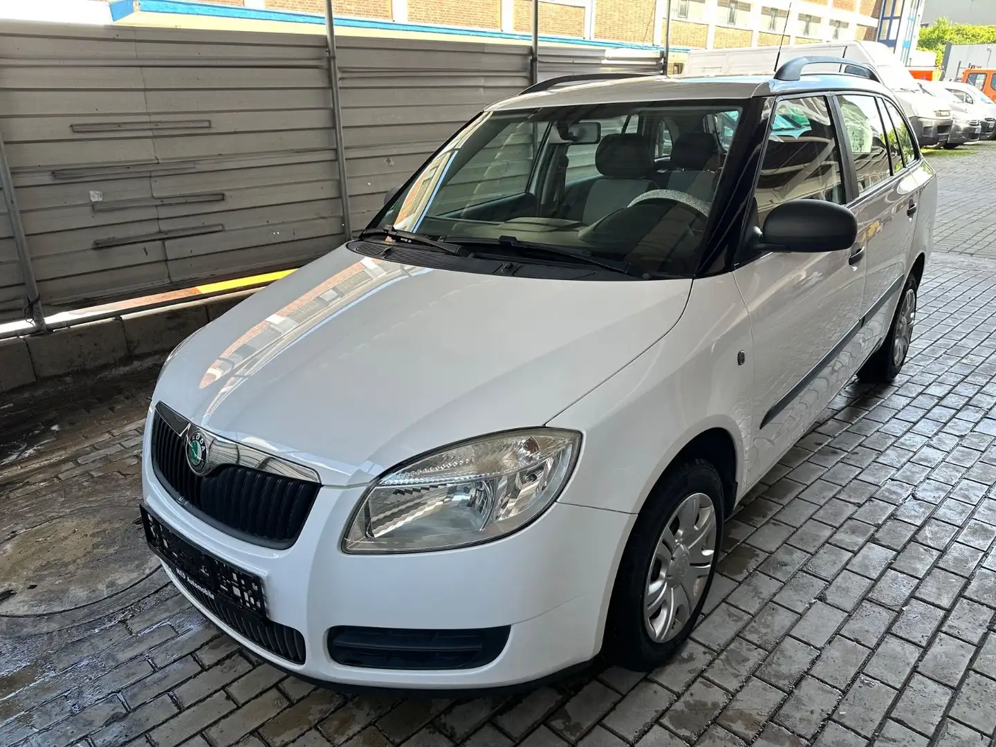 Skoda Fabia Combi Cool Edition Weiß - 1