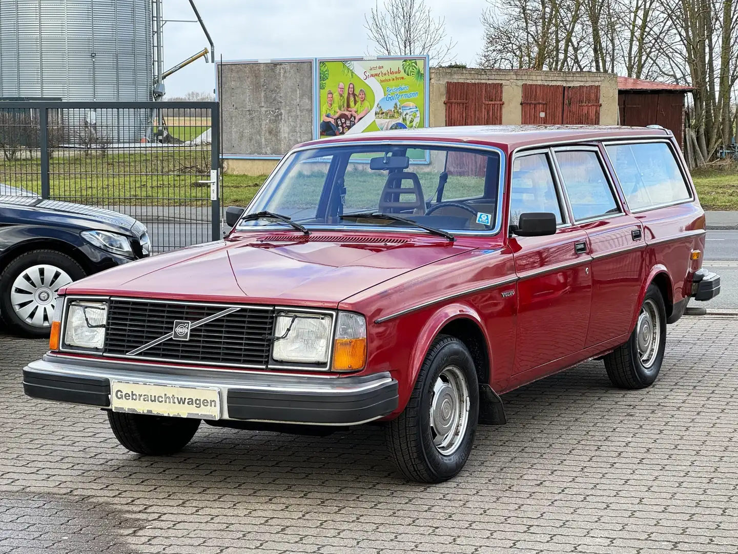 Volvo 245 DL Oldtimer mit H-Kennzeichen Rot - 1