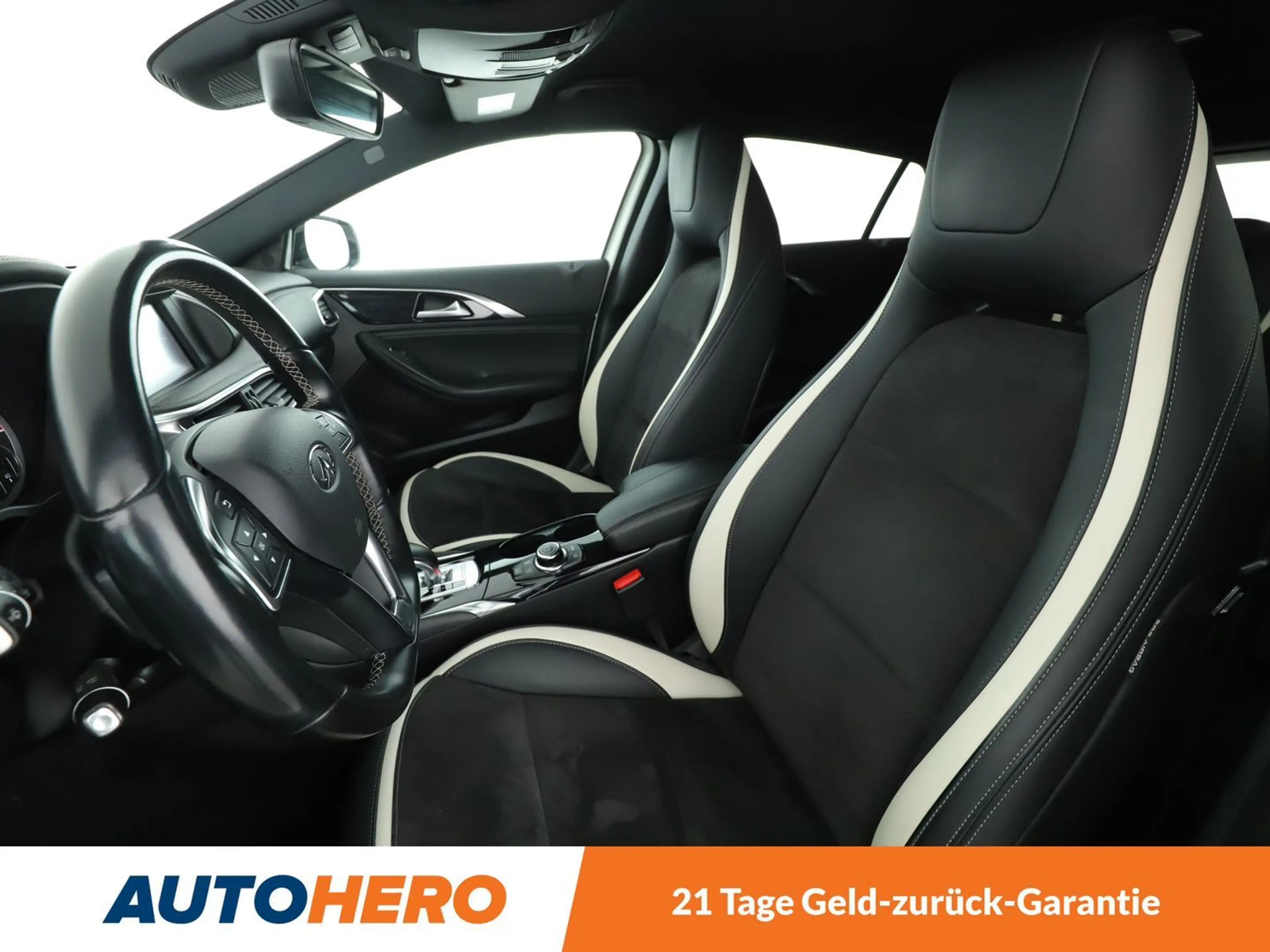 Infiniti Q30 2.0 Turbo Sport AWD Aut.*NAVI*PDC*SHZ*ALU* — photo 10